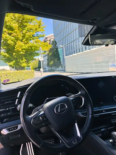 Lexus RX 500h F-Sport — SUV hybride haute performance, 46'000 km seulement — détail