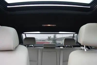 BMW ActiveHybrid 5 SAG — Berline hybride performante, 153 000 km, traction arrière — Miniatur 10