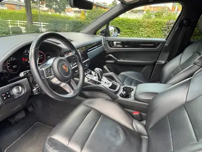 Porsche Cayenne 3.0 V6 — SUV premium 340 ch, kilométrage modéré — tableau de bord