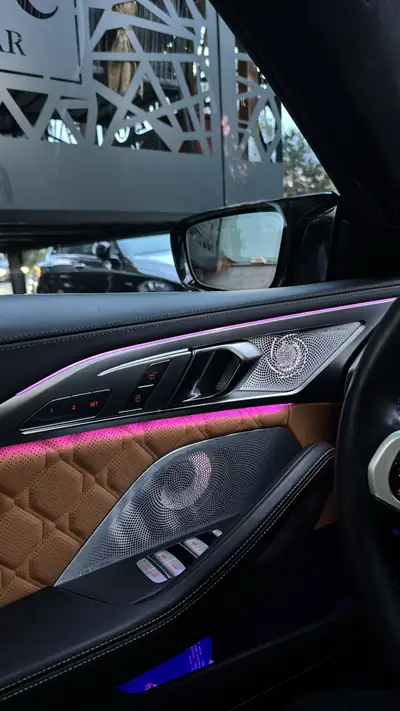 BMW M8 Competition xDrive — Berline sportive 625 ch, faible kilométrage — dashboard