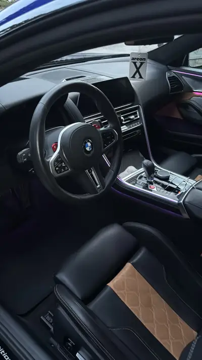 BMW M8 Competition xDrive — Berline sportive 625 ch, faible kilométrage — interior