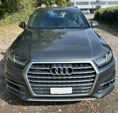 Audi Q7 50 TDI Quattro S-line — SUV 7 places premium, motorisation diesel performante — Armaturenbrett