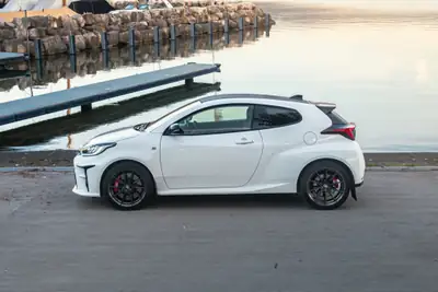 Toyota GR Yaris 1.6 Turbo Sport 4x4 — Sportive compacte avec Circuit Pack, 55'270 km — Thumbnail 7