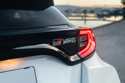 Toyota GR Yaris 1.6 Turbo Sport 4x4 — Sportive compacte avec Circuit Pack, 55'270 km — Thumbnail 11