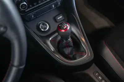 Toyota GR Yaris 1.6 Turbo Sport 4x4 — Sportive compacte avec Circuit Pack, 55'270 km — Thumbnail 14