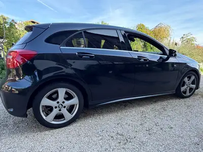 Mercedes-Benz A 250 AMG Line — Berline compacte dynamique, 211 ch et 180 000 km — rear view