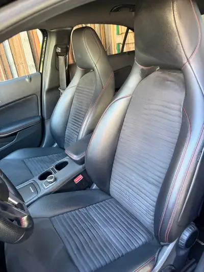 Mercedes-Benz A 250 AMG Line — Berline compacte dynamique, 211 ch et 180 000 km — detail