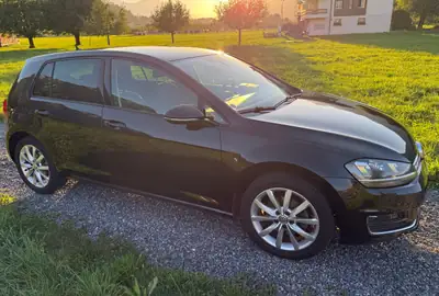 VW Golf 2.0 TDI Highline — Diesel performant, équipement premium et transmission intégrale — rear view