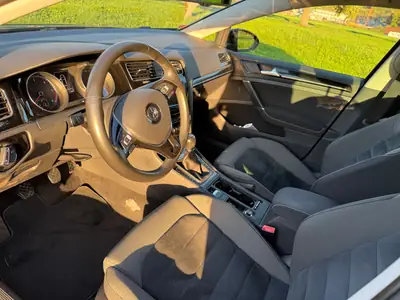 VW Golf 2.0 TDI Highline — Diesel performant, équipement premium et transmission intégrale — detail