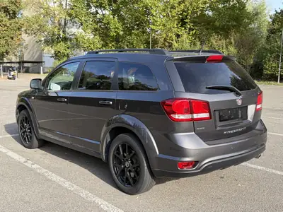 Fiat Freemont 2.0 JTD 170 Black Code 4x4 — SUV 7 places, diesel performant, équipement premium — fianco