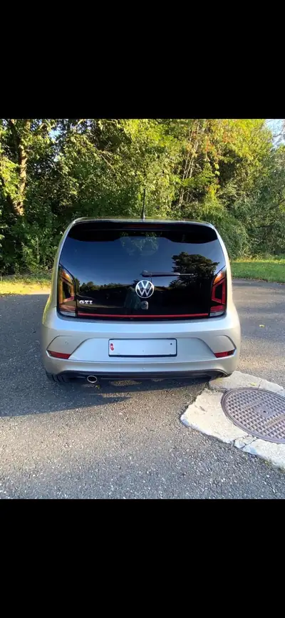 VW Up 1.0 TSI 115 GTI — Citadine GTI sportive, 23 500 km seulement — intérieur
