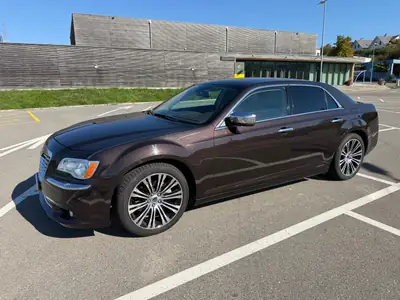 Lancia Thema Executive 2013 — Berline diesel premium, 36 800 km seulement — Außenansicht
