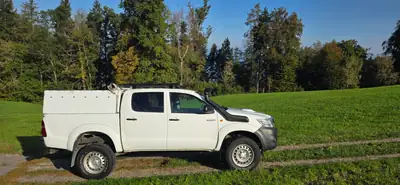 Toyota HI-LUX 2.5 D-4D Expeditionsfahrzeug — 4x4 tout-terrain équipé, sans accident — vue extérieure