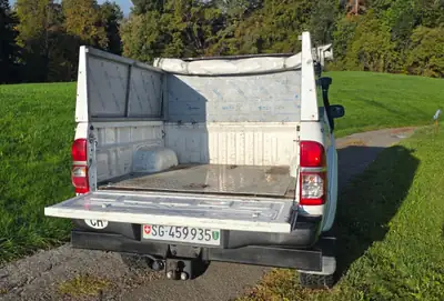 Toyota HI-LUX 2.5 D-4D Expeditionsfahrzeug — 4x4 tout-terrain équipé, sans accident — côté