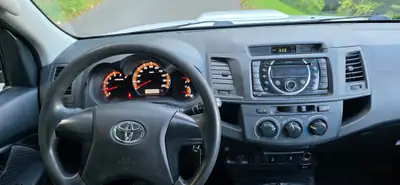 Toyota HI-LUX 2.5 D-4D Expeditionsfahrzeug — 4x4 tout-terrain équipé, sans accident — détail
