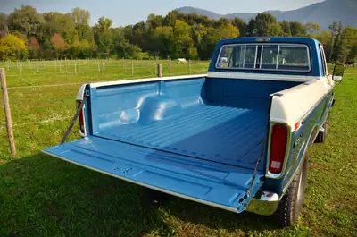 Ford F-100 Ranger XLT 4x4 Highboy 1975 — Légende americana V8 460 cui restaurée — Miniatura 16