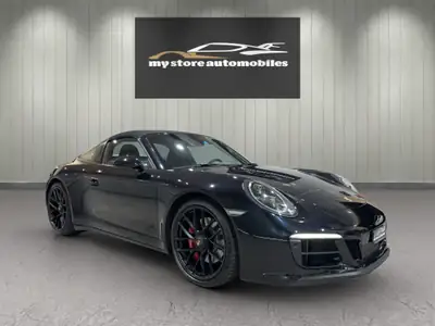 Porsche 911 Targa 4 GTS — Cabriolet sport légendaire, 450 ch et toit rétractable — intérieur