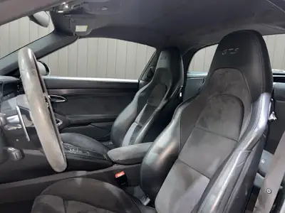 Porsche 911 Targa 4 GTS — Cabriolet sport légendaire, 450 ch et toit rétractable — Miniature 12