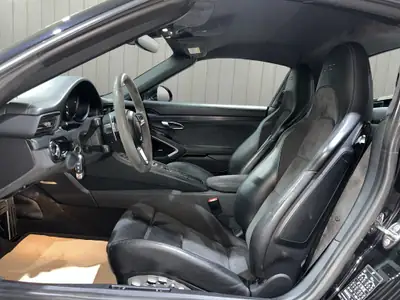 Porsche 911 Targa 4 GTS — Cabriolet sport légendaire, 450 ch et toit rétractable — Miniature 13