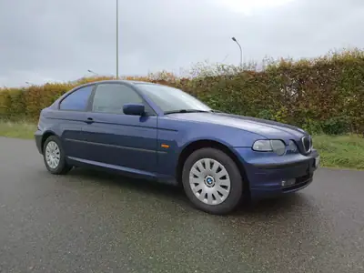 BMW 316ti — Compacte sportive 2004, moteur performant et économique — vue extérieure