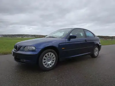 BMW 316ti — Compacte sportive 2004, moteur performant et économique — tableau de bord