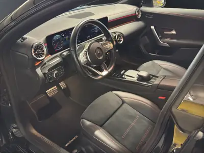 Mercedes-Benz CLA 250 AMG Line — Berline sportive, 224 ch et Pack Black — Miniature 9