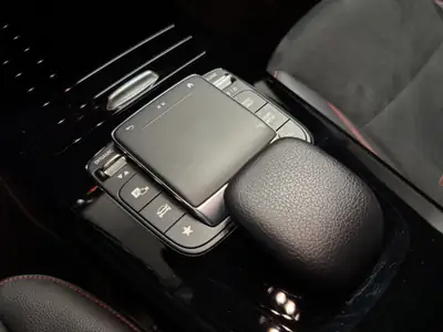 Mercedes-Benz CLA 250 AMG Line — Berline sportive, 224 ch et Pack Black — Miniature 14