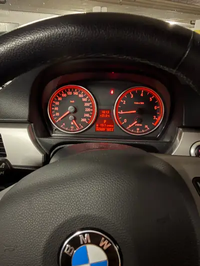 BMW 325 xi Touring — Break polyvalent, traction intégrale, 218 ch — Detail