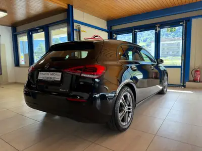 Mercedes-Benz A 220 Progressive — Berline compacte 4Matic, 190 ch dynamiques — Miniatura 11