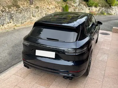 Porsche Cayenne Turbo S E-Hybrid V8 680 PS — SUV hybride haute performance, 121'000 km, garantie Porsche — vista posteriore
