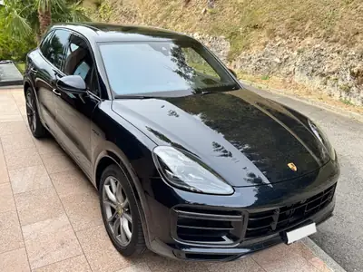 Porsche Cayenne Turbo S E-Hybrid V8 680 PS — SUV hybride haute performance, 121'000 km, garantie Porsche — vista esterna