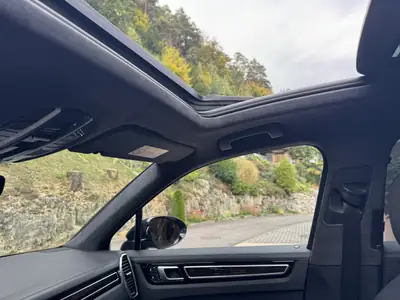 Porsche Cayenne Turbo S E-Hybrid V8 680 PS — SUV hybride haute performance, 121'000 km, garantie Porsche — Miniatura 10