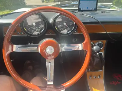 Alfa Romeo GTV 1750 — Coupé sportif classique des années 70, homologation vétéran — Miniatura 8
