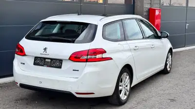 Peugeot 308 1.6 BlueHDi Style — Berline fiable, faible consommation, MFK frais — rear view
