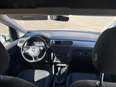 VW Caddy 2.0 TDI 102 Liberty DSG — Utilitaire spacieux, consommation maîtrisée — fianco