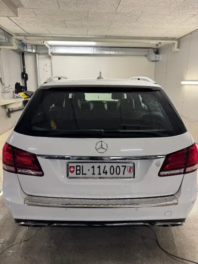 Mercedes-Benz E 220 CDI Avantgarde — Break diesel fiable, sans sinistre — arrière