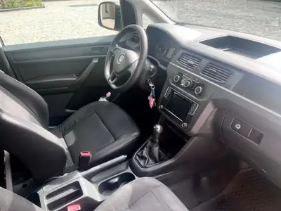VW Caddy 1.6 TDI 102 — Utilitaire polyvalent, embrayage neuf, navigation intégrée — Miniatura 8