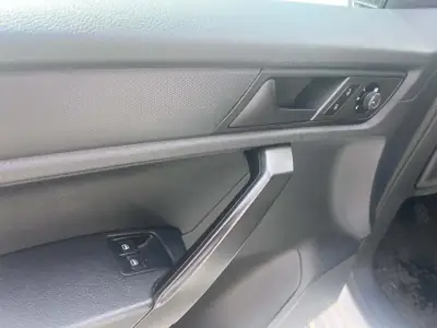 VW Caddy 1.6 TDI 102 — Utilitaire polyvalent, embrayage neuf, navigation intégrée — Miniatura 10
