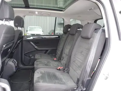 VW Touran 1.4 TSI BlueMotion — Monospace familial efficace, 137 000 km — Miniature 13