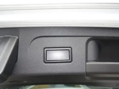 VW Touran 1.4 TSI BlueMotion — Monospace familial efficace, 137 000 km — Miniature 17