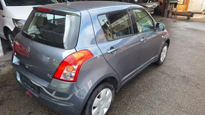 Suzuki Swift 1.3 GL 4WD — Citadine polyvalente et économe, transmission révisée — Seitenansicht
