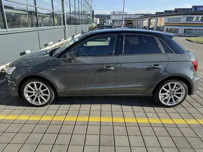 Audi A1 Sportback 1.0 TFSI S-tronic — Citadine dynamique, automatique, 76'500 km — rear view