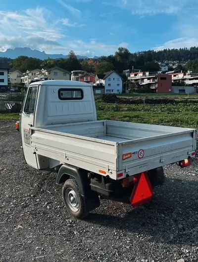 Piaggio Ape Classic 400 — Utilitaire compact diesel, moteur révisé, prêt à l'emploi — arrière