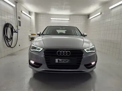 Audi A3 1.4 TFSI — Compacte dynamique, entretien impeccable et pneus hiver neufs — Seitenansicht