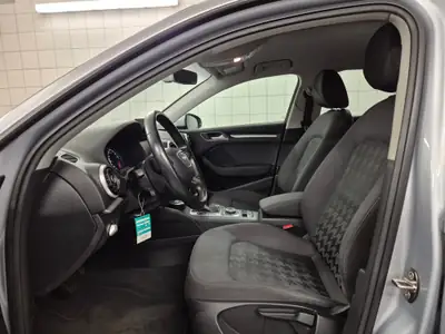 Audi A3 1.4 TFSI — Compacte dynamique, entretien impeccable et pneus hiver neufs — Innenraum