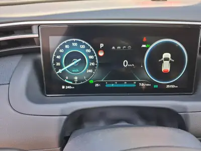 Hyundai Tucson 1.6 T-GDi HEV Vertex 4WD — SUV hybride rechargé, 25'000 km seulement — detail
