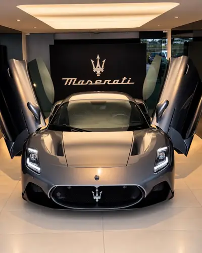 Maserati MC 20 3.0 V6 — Supercar d'exception, 25'561 km, état impeccable — côté