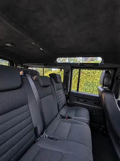 Land Rover Defender 2.4 TDi SW — 4x4 robuste et spacieux, entretien complet — cruscotto