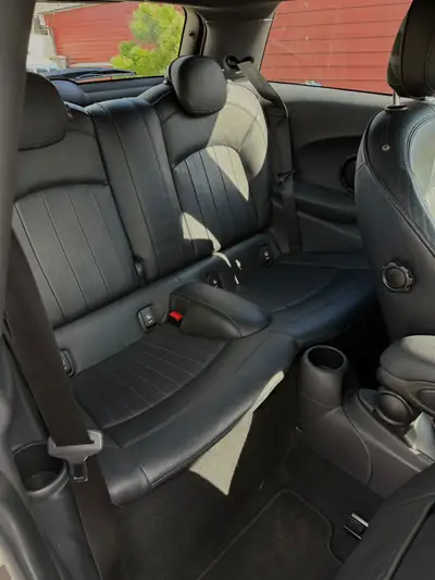MINI Cooper S 2.0 Steptronic — Sportive urbaine avec équipements premium et faible kilométrage — detail