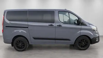 Ford Transit Custom 2.0 TDCi 185 — Fourgon aménagé camping, 68000 km — côté